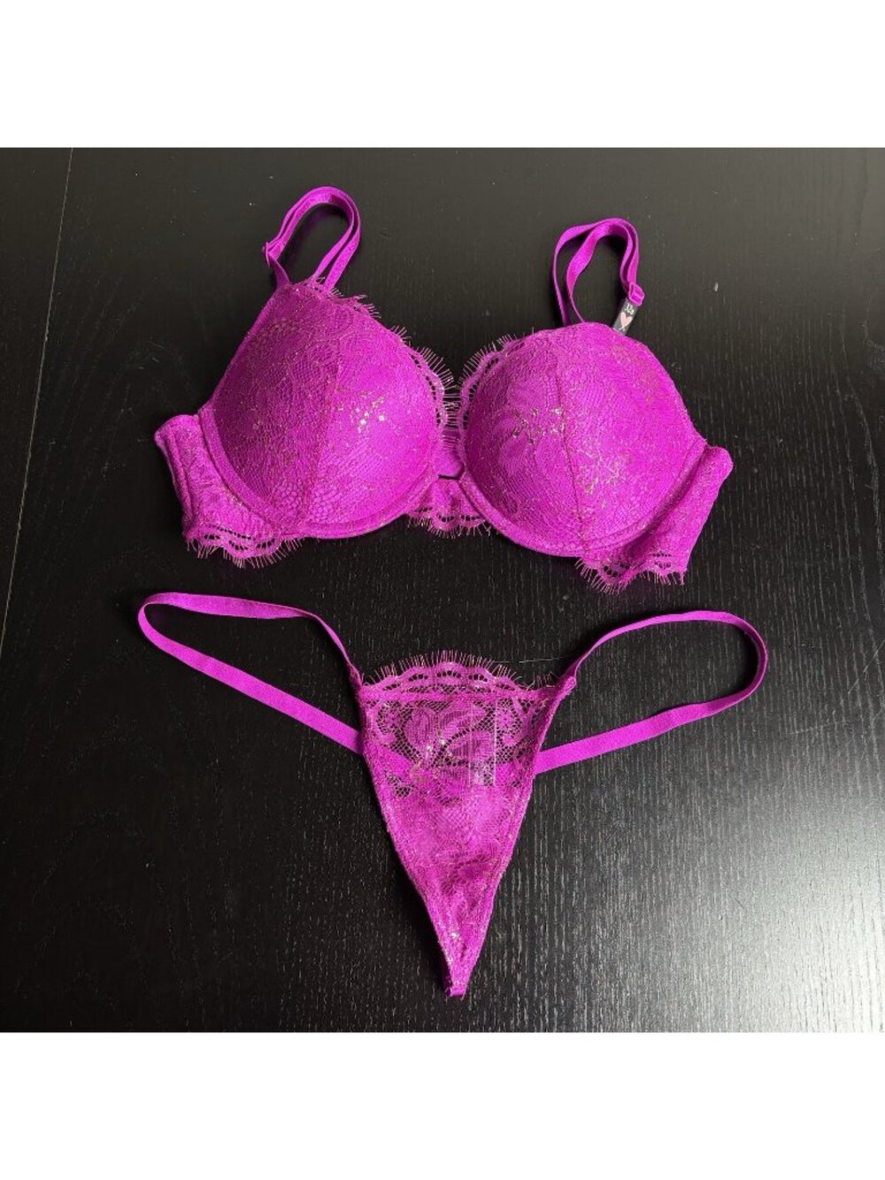 VICTORIA'S SECRET Very Sexy Push-Up Bra 32B & V-String Panty Size S Set NEW